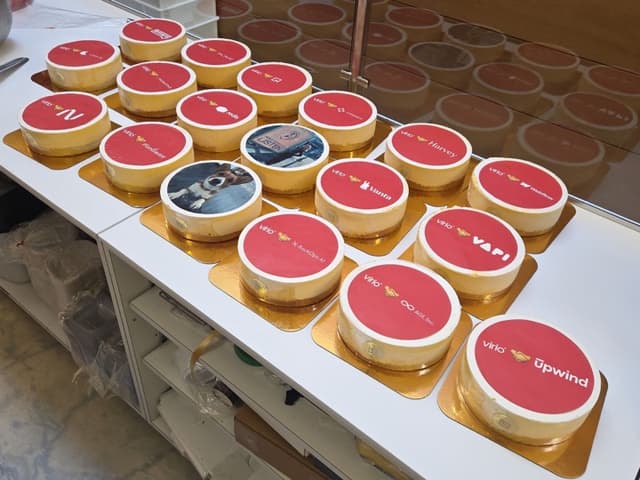 A full batch of Virio partnership coldcakes ready for delivery