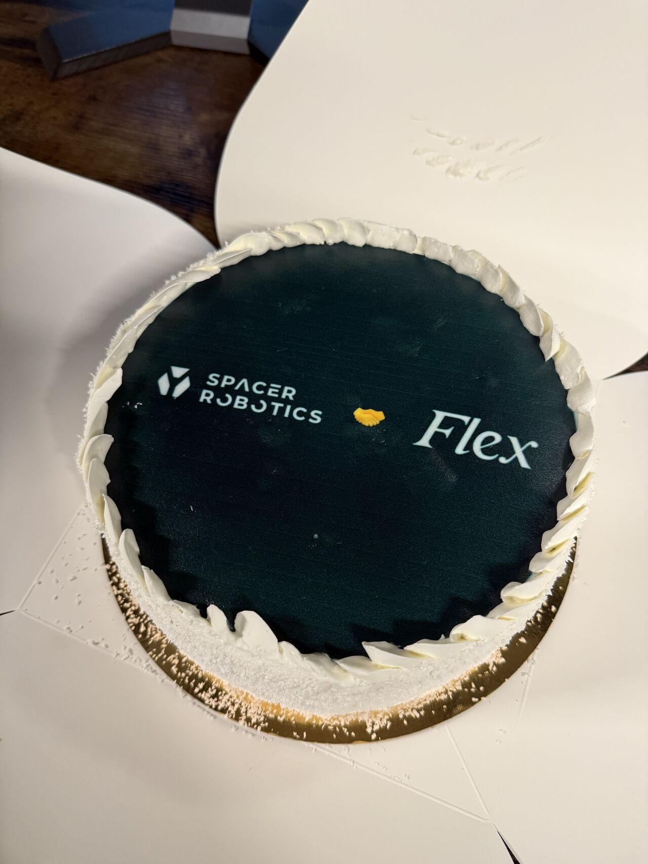 Flex and Spacer robotics coldcake - robot or cake?